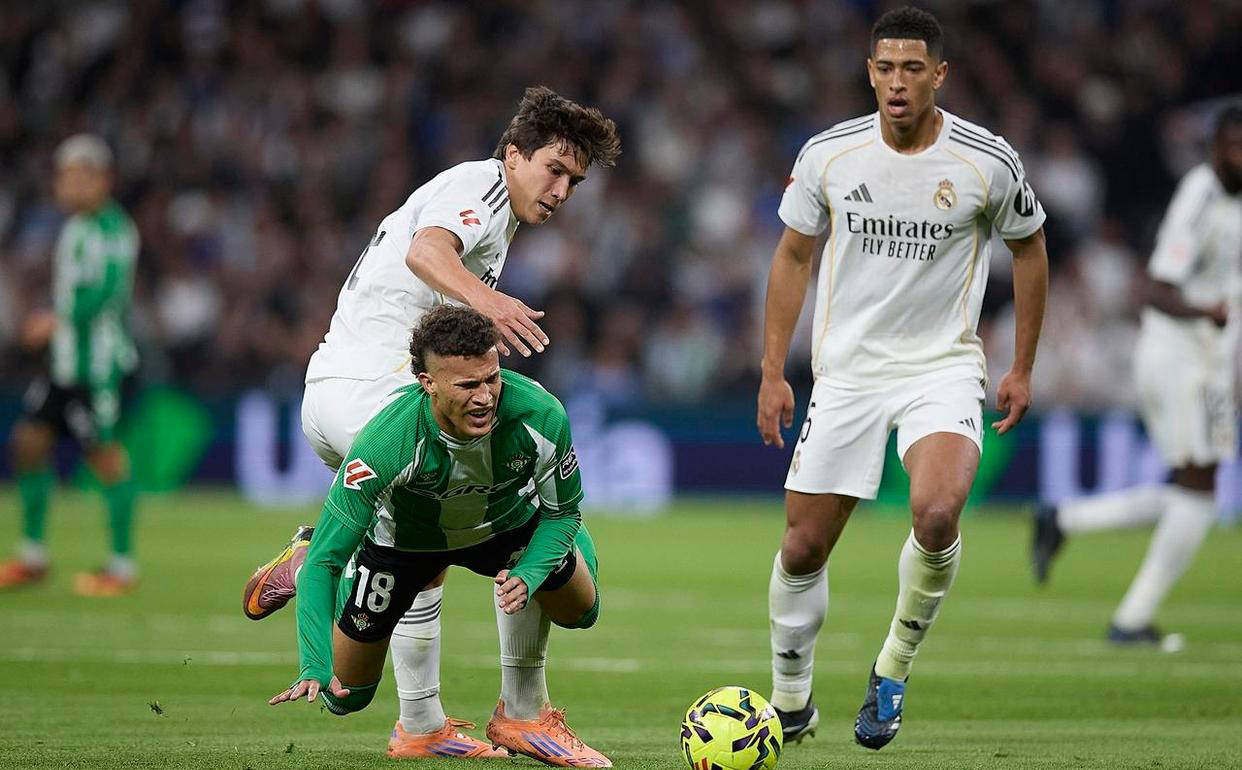 西甲焦点战：皇马不敌马竞，德比大战火花四溅